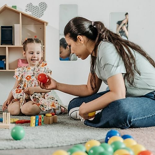 العناية بالأطفال