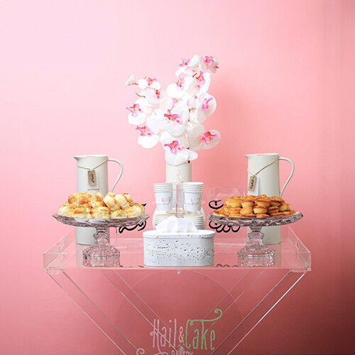 طاولة ضيافة