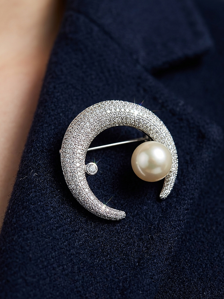 BROOCH