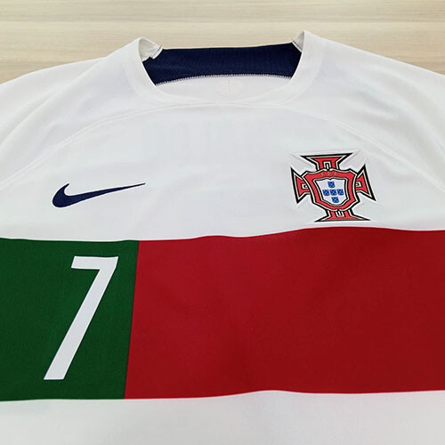 رونالدو - البرتغال 22/23 اطفال