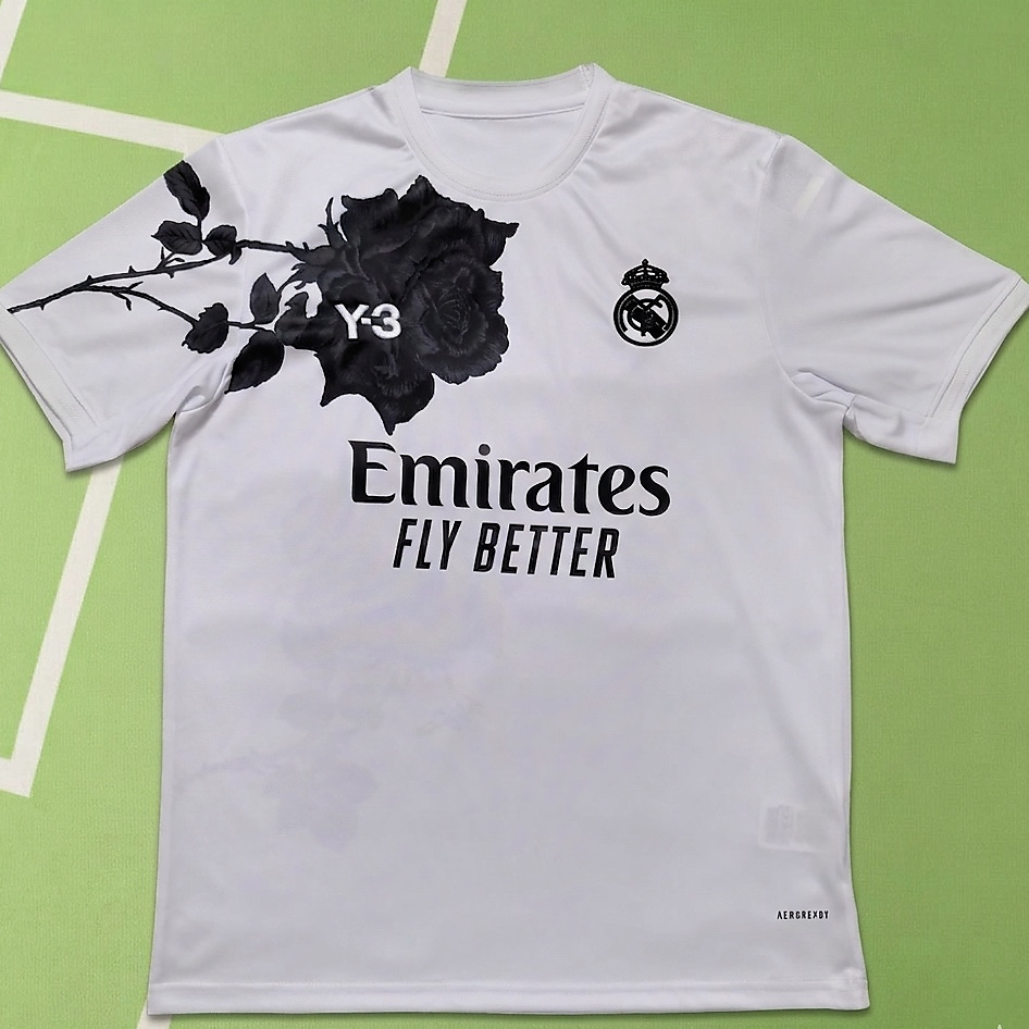 ريال مدريد - Y3 اللون الأبيض