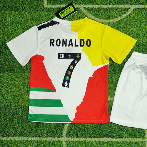 SPECIAL RONALDO KIDS KIT