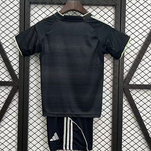 الطقم الثاني - ريال مدريد 25/26