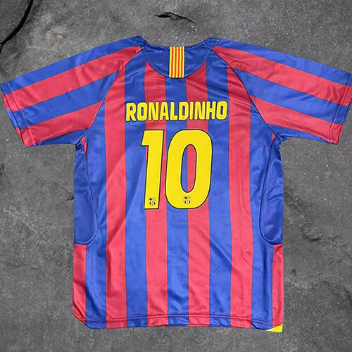 رونالدينيو - برشلونة 2005 للأطفال