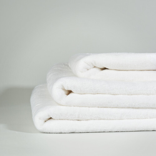 طقم مناشف  مايكرو قطن 100% اوف وايت ( نسيج تيري فاخر )