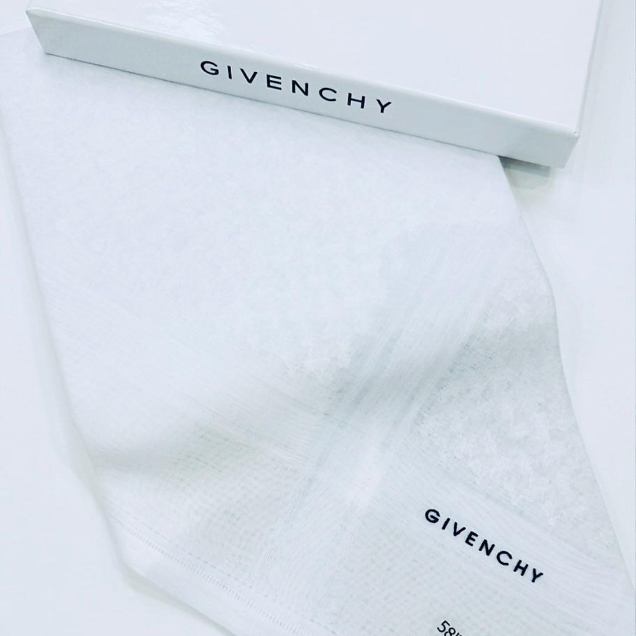 GIVENCHY