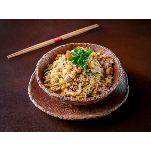 أرز مقلي مشكل بالدجاج