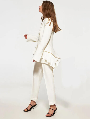 End ruffle white blazer