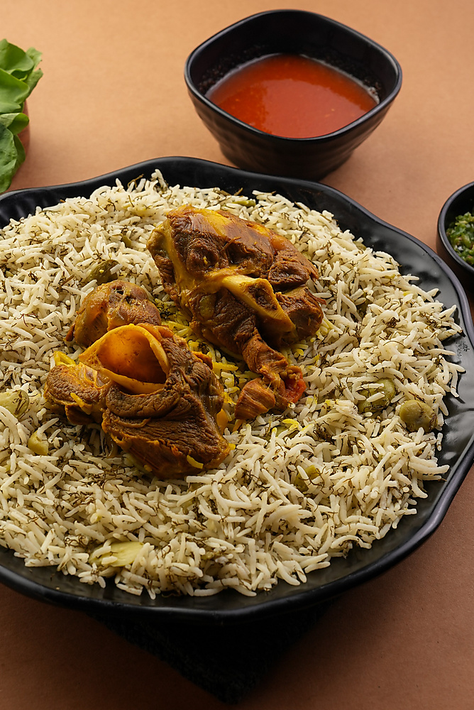 عيش شبنت بازلاء لحم