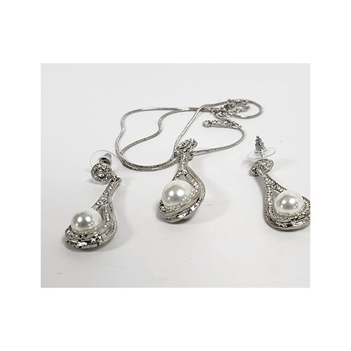 Accessories - W - Set - Color - Silver Pearl       SKU-654