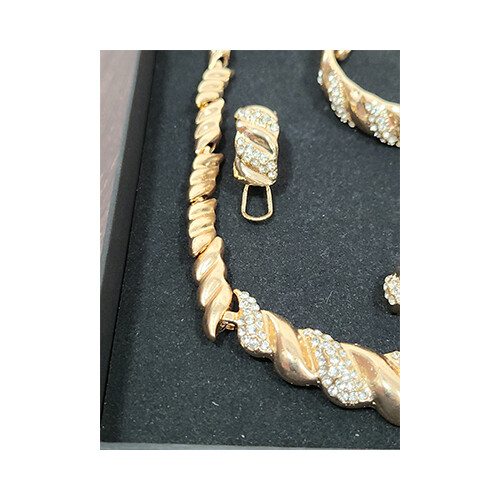 Necklace Set Gold With Small picess of Diamonds Set             SKU-2026