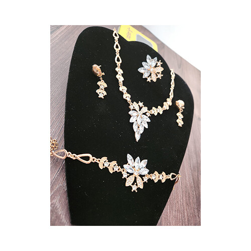 Necklace Set Gold with Dimainds              SKU-2020