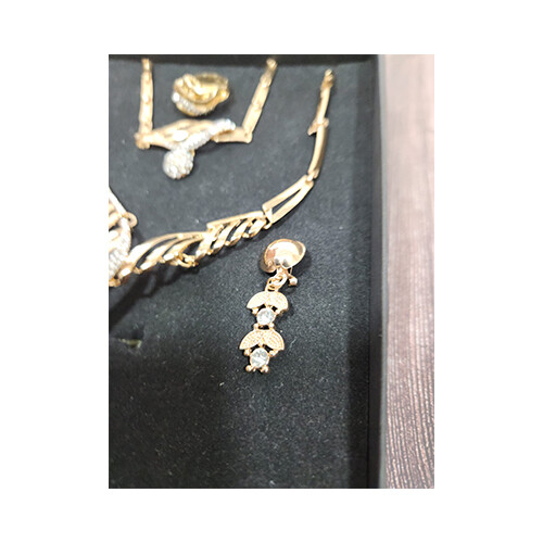 Necklace Set Gold With Diamonds leave Set             SKU-2025