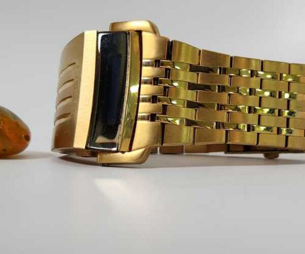 Used Men Watch Brands Diesel Digital Gold     SKU-2130