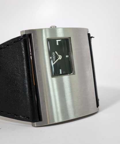 Used Women Watch Brands Gucci    SKU-2118