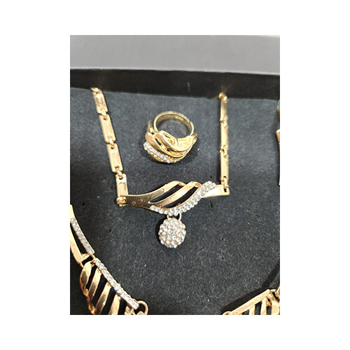 Necklace Set Gold With Diamonds leave Set             SKU-2025