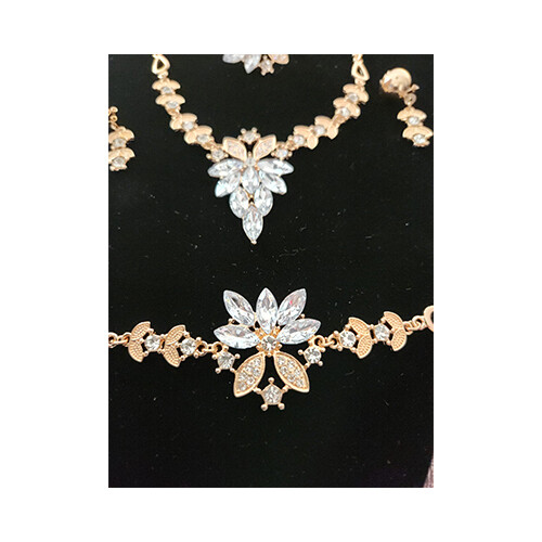Necklace Set Gold with Dimainds              SKU-2020