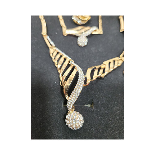 Necklace Set Gold With Diamonds leave Set             SKU-2025