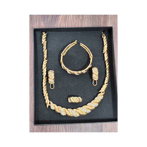 Necklace Set Gold With Small picess of Diamonds Set             SKU-2026