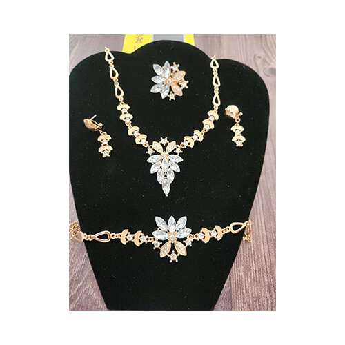 Necklace Set Gold with Dimainds              SKU-2020