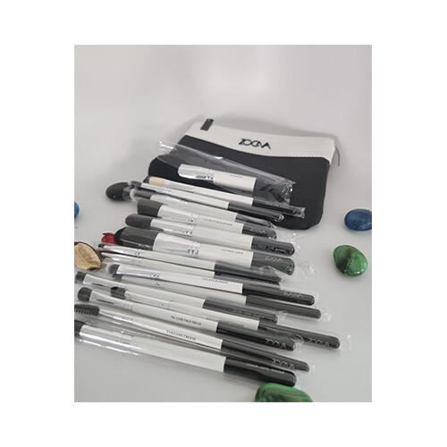 Makeup Brushes - With Pouch           SKU-60