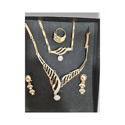 Necklace Set Gold With Diamonds leave Set             SKU-2025