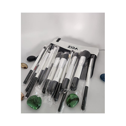 Makeup Brushes - With Pouch           SKU-60