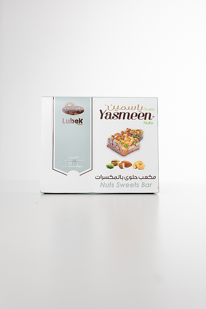 مكعب حلوى بالمكسرات