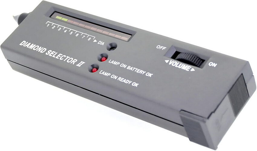 GR3212 جهاز اختبار الأحجار الكريمة الماسية من مون دايموند سيليكتور - أسود