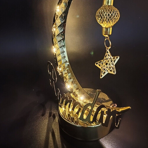 PT305  فانوس معدن على شكل هلال مع إضاءة