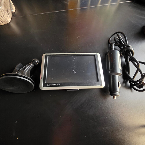 ATM1163 جهاز جارمن نوفي 1300 المحمول للملاحة عبر نظام تحديد المواقع العالمي (GPS) بشاشة عريضة