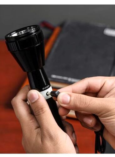 GR3452 مصباح يدوي LED قابل لإعادة الشحن مصنوع من الألومنيوم - مع كرتون