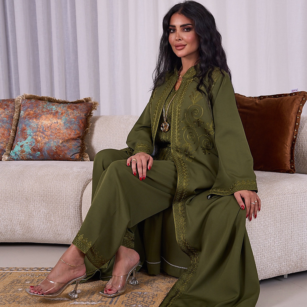مغربي ثلاث قطع