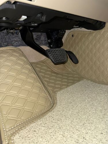 2022-2026 أرضيات لاند كروزر