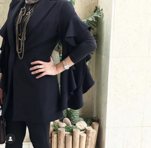Ruffles blazer