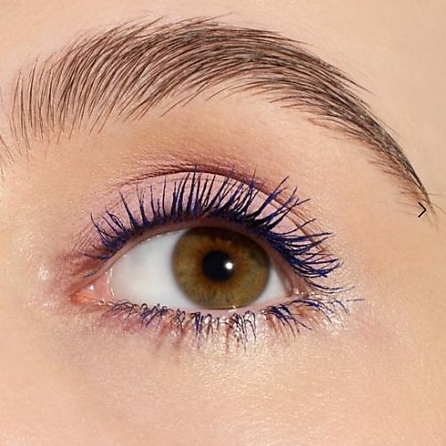 Blue mascara for extra volume