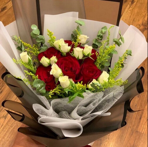 Natural rose bouquet