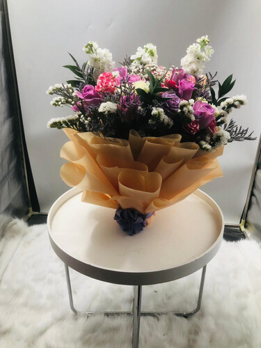 Natural rose bouquet