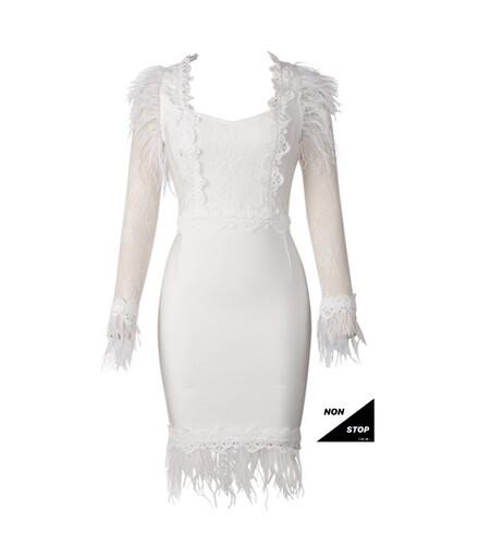 فستان باندج ابيض مع ريش