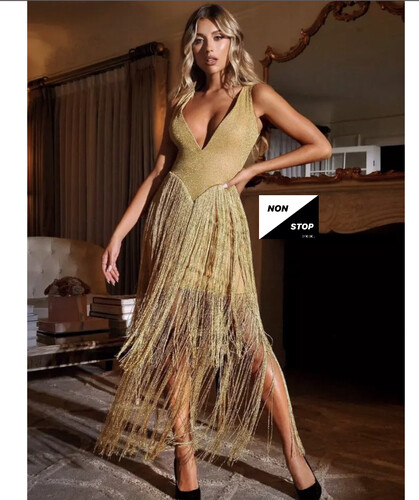 فستان اصفر ذهبي