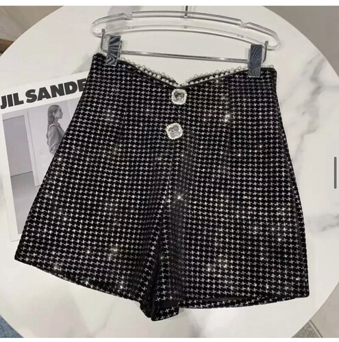 شورت مخمل لامع