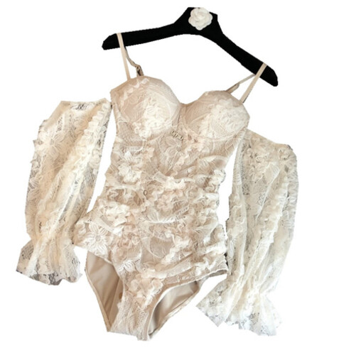 بودي سوت اوف وايت