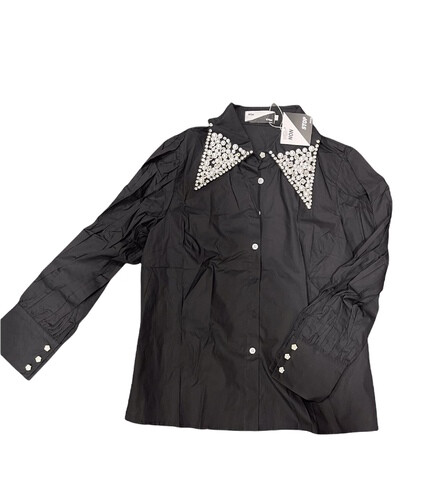 قميص اسود مع شوارفسكي و لؤلؤ اكمام طويلة