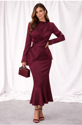 بدله قطعتين تنوره و توب ساتان مع دانتيل