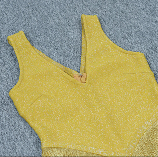 فستان اصفر ذهبي