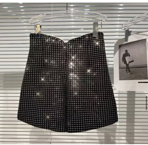 شورت مخمل لامع