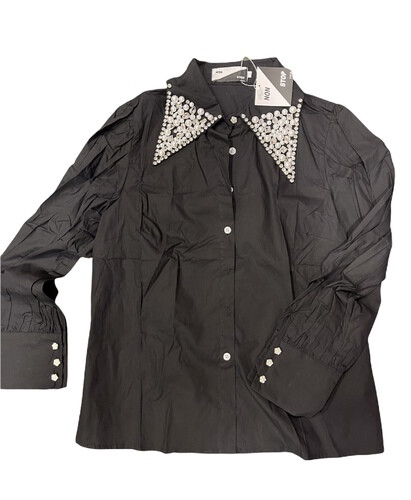 قميص اسود مع شوارفسكي و لؤلؤ اكمام طويلة