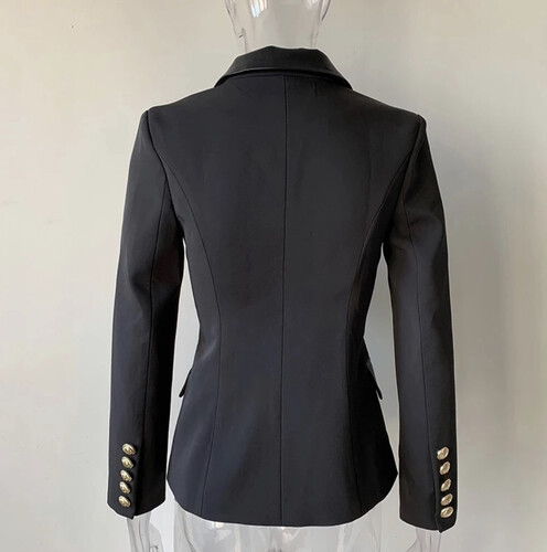 جاكيت اسود مع جلد