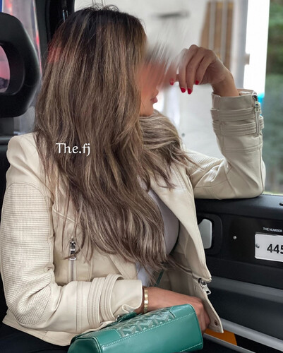 جاكيت جلد بيج