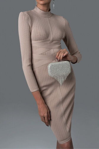 فستان ميدي باندج لون لحمي